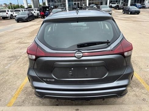 Used 2024 Nissan Kicks S FWD image 7