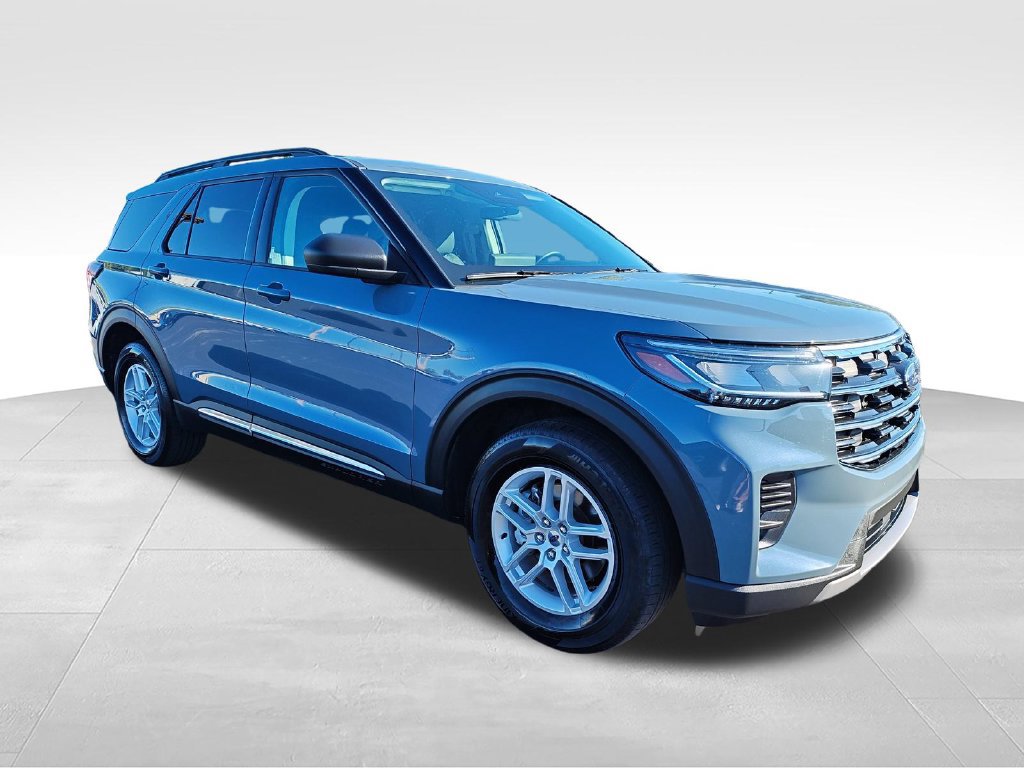 Used 2025 Ford Explorer Active AWD/4WD image 7