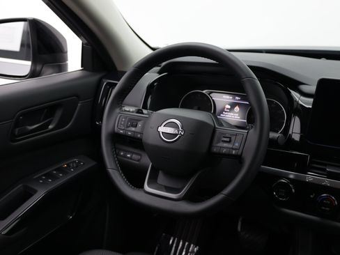 Used 2026 Nissan Pathfinder SV AWD/4WD image 36