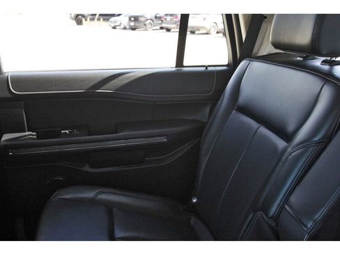 Certified 2024 Ford Expedition XLT image 14
