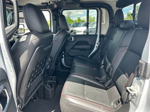 Certified 2023 Jeep Gladiator Rubicon w/ LED Lighting Group AWD/4WD image 25