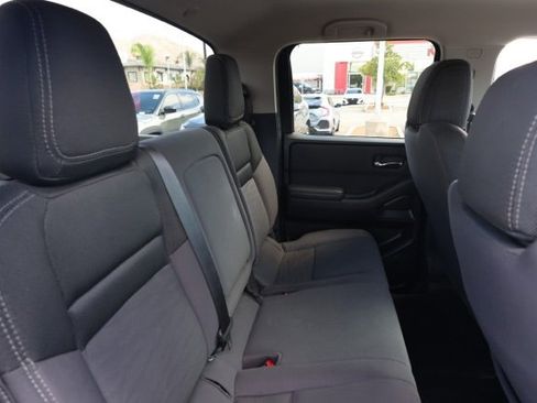 Used 2023 Nissan Frontier SV image 16