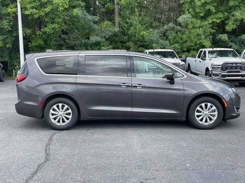 Certified 2018 Chrysler Pacifica Touring Plus FWD image 9
