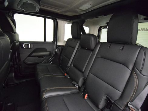 New 2026 Jeep Wrangler Unlimited Sahara AWD/4WD image 36