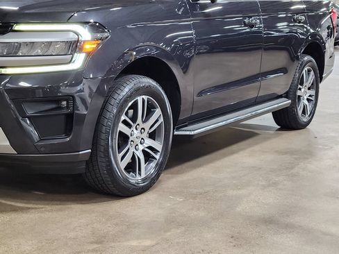 Used 2022 Ford Expedition XLT AWD/4WD image 17