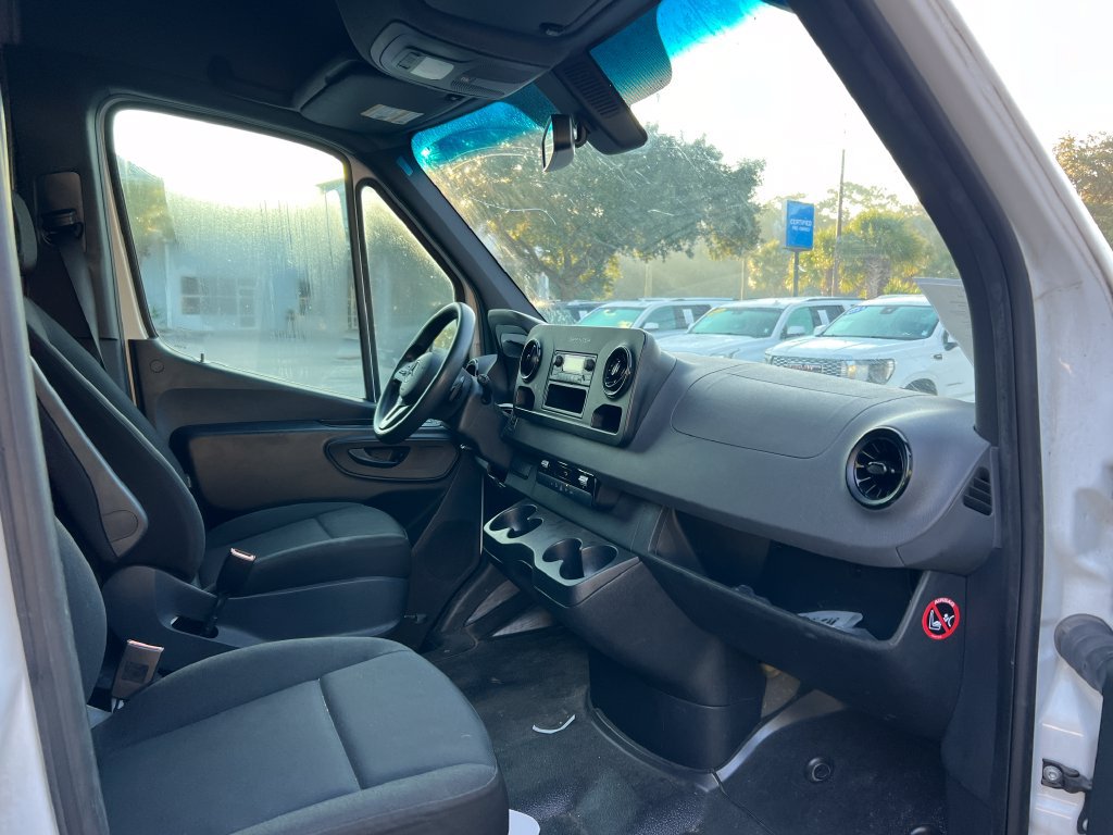 Used 2021 Mercedes-Benz Sprinter 2500 image 11