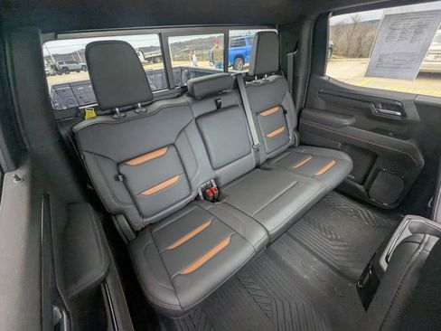 Used 2025 GMC Sierra 1500 AT4 w/ AT4 Premium Package image 31