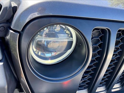 Used 2021 Jeep Gladiator Mojave AWD/4WD image 27