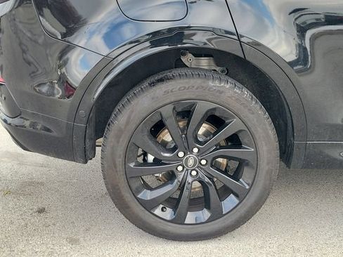 Used 2025 Land Rover Discovery Sport Dynamic SE image 9