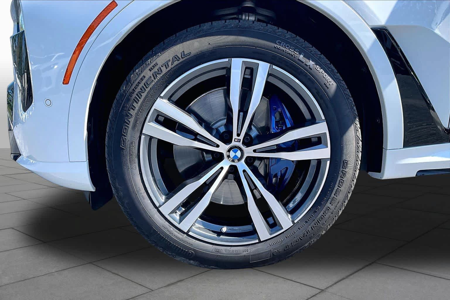 Used 2025 BMW X7 M60i AWD/4WD image 11
