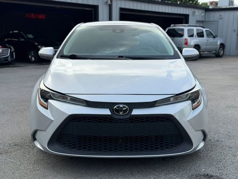 Used 2021 Toyota Corolla LE image 2