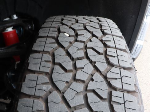 New 2025 GMC Sierra 2500 SLT w/ SLT Premium Package image 17