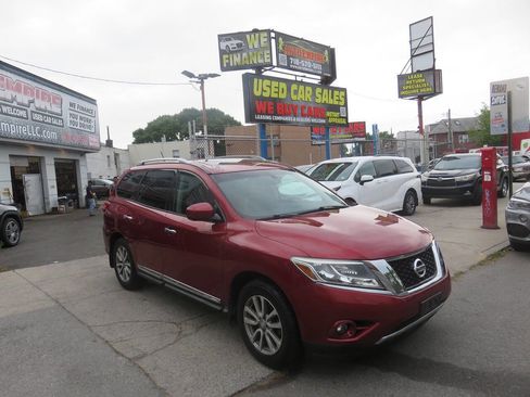 Used 2015 Nissan Pathfinder SL w/ SL Premium Package AWD/4WD image 3