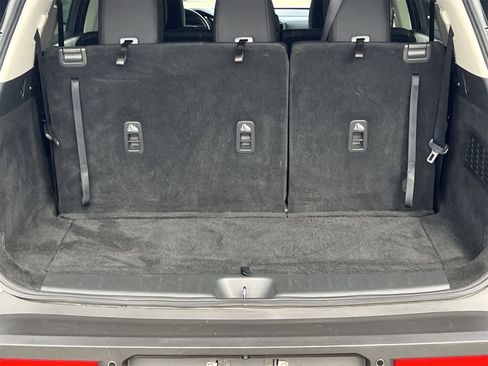 Used 2023 Nissan Pathfinder SV image 34