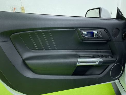 Used 2022 Ford Mustang Premium image 15