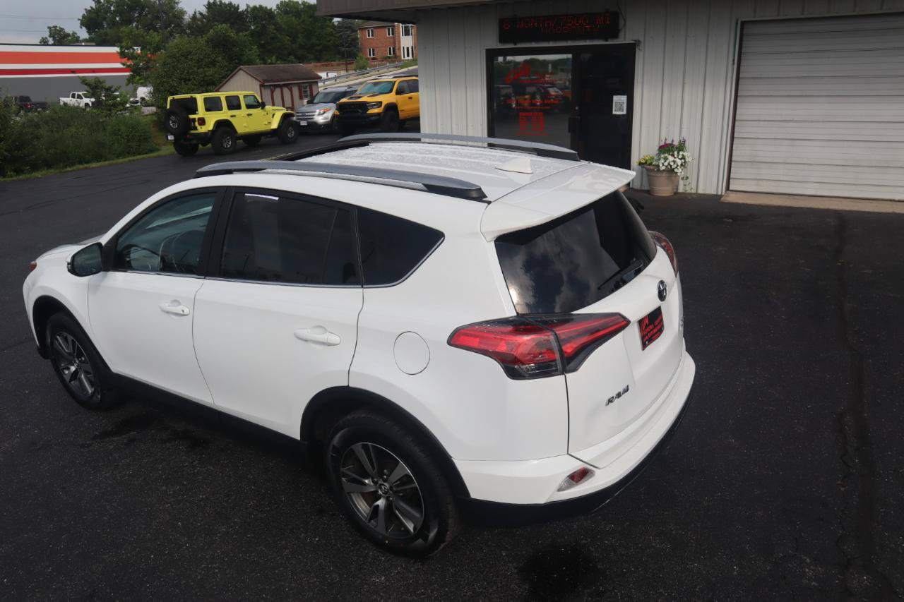 Used 2017 Toyota RAV4 XLE AWD/4WD image 25