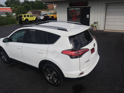 Used 2017 Toyota RAV4 XLE AWD/4WD image 25