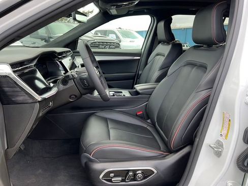 Used 2024 Jeep Wagoneer Launch Edition image 3