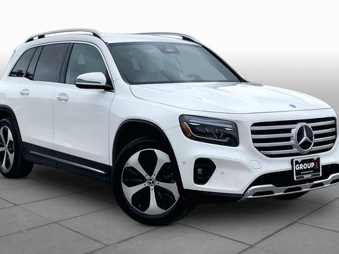 Used 2024 Mercedes-Benz GLB 250 image 3