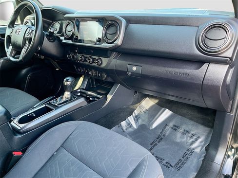 Used 2019 Toyota Tacoma TRD Off-Road image 26