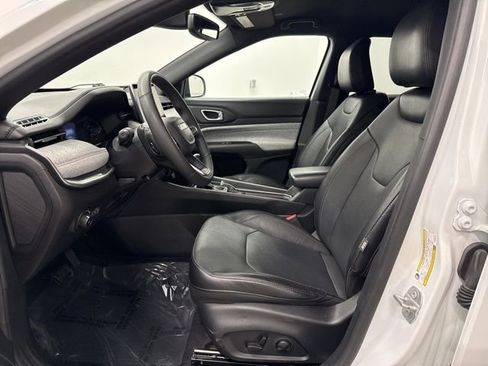 Used 2023 Jeep Compass Latitude AWD/4WD image 14