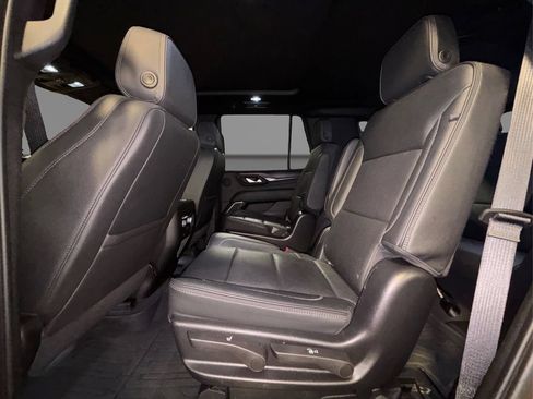 Used 2022 GMC Yukon Denali w/ Denali Premium Package AWD/4WD image 11