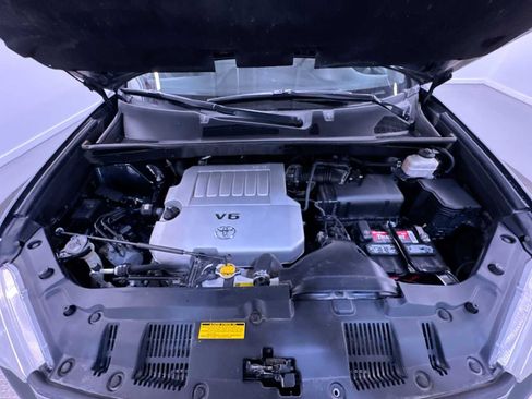 Used 2013 Toyota Highlander SE image 11