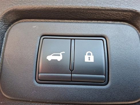 Used 2024 Nissan Rogue SV image 28