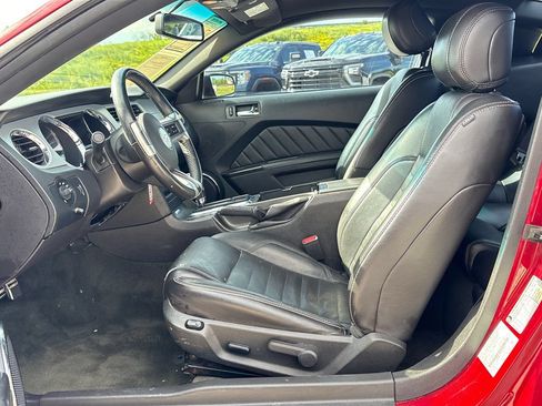 Used 2014 Ford Mustang GT RWD image 12