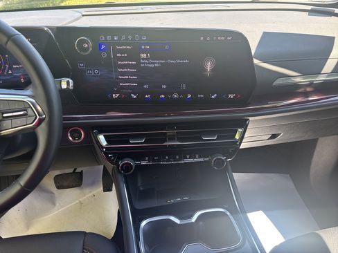 Used 2025 Chevrolet Traverse Z71 AWD/4WD image 24