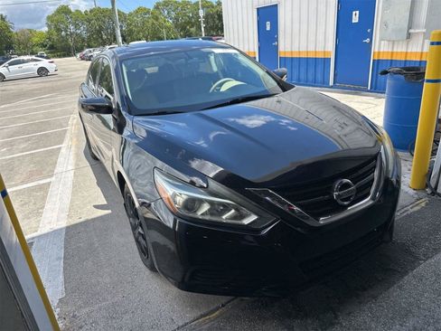 Used 2017 Nissan Altima 2.5 S FWD image 2
