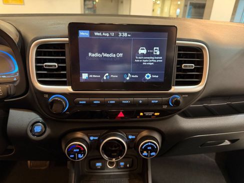 Used 2026 Hyundai Venue SEL FWD image 17
