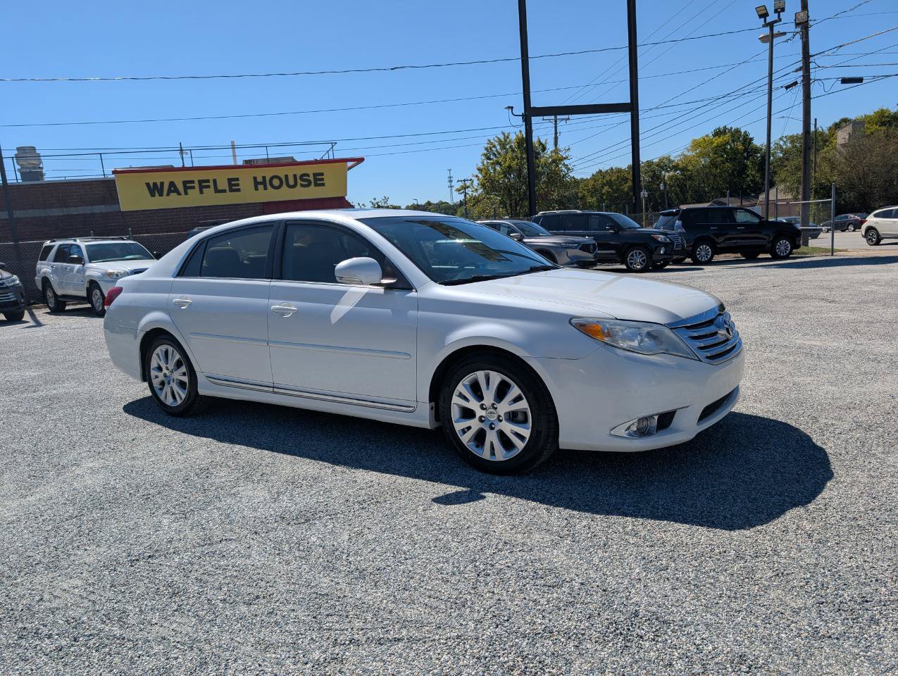 Used 2011 Toyota Avalon FWD image 3
