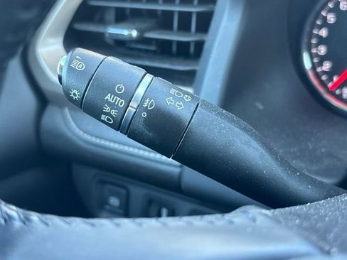 Used 2021 GMC Acadia Denali w/ Denali Ultimate Package image 19