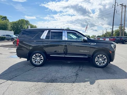 Used 2023 GMC Yukon Denali w/ Advanced Technology Package AWD/4WD image 8