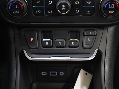 Used 2019 GMC Terrain SLE w/ Driver Convenience Package AWD/4WD image 17