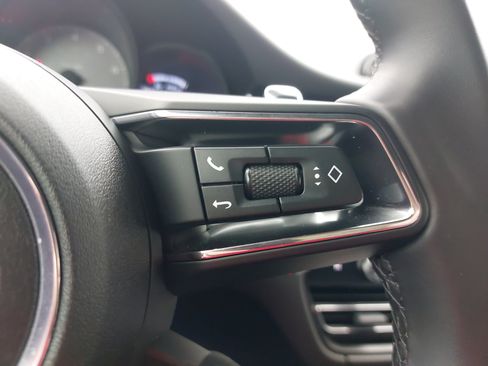 Certified 2025 Porsche Macan S AWD/4WD image 20