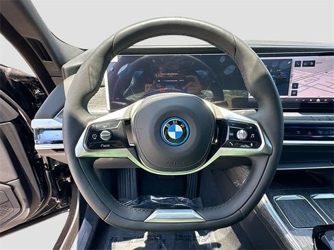 Used 2024 BMW i7 xDrive60 w/ Executive Package image 11