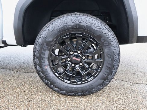 New 2026 GMC Canyon Elevation w/ Convenience Package image 28