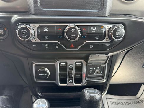 Used 2018 Jeep Wrangler Unlimited Sport S AWD/4WD image 21