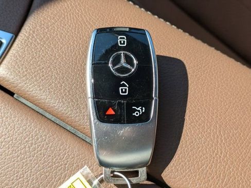 Used 2022 Mercedes-Benz E 450 4MATIC Sedan image 26