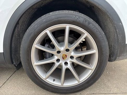 Used 2020 Porsche Cayenne image 11
