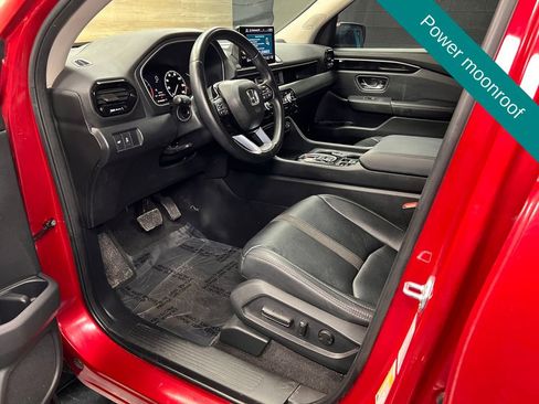 Used 2023 Honda Pilot Touring image 3