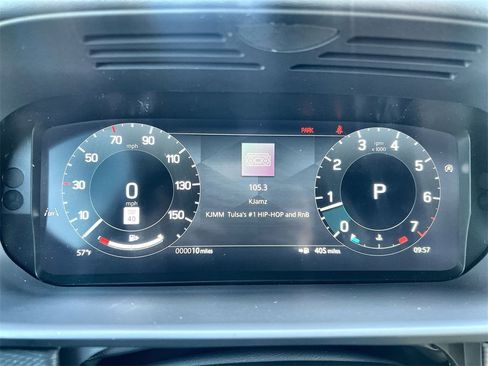 Certified 2025 Land Rover Discovery Dynamic SE image 23