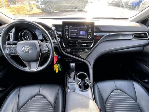Used 2024 Toyota Camry SE image 20