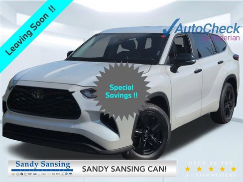 Used 2023 Toyota Highlander L FWD image 1