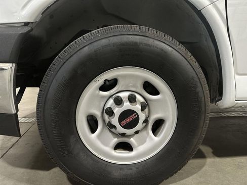 Used 2024 GMC Savana 2500 w/ Driver Convenience Package image 20
