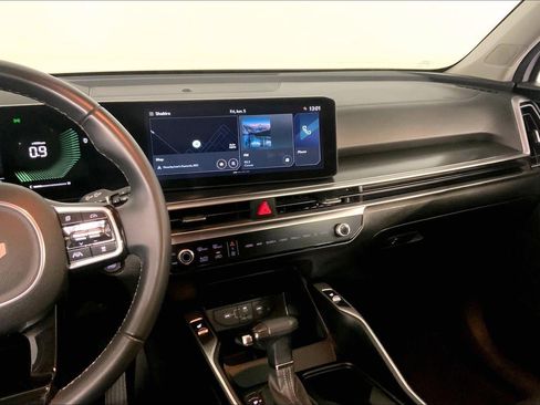 Certified 2024 Kia Sorento S FWD image 6
