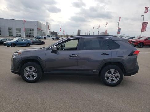 Used 2025 Toyota RAV4 XLE AWD/4WD image 9