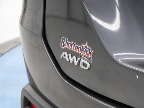 Used 2023 Honda Pilot Touring image 8
